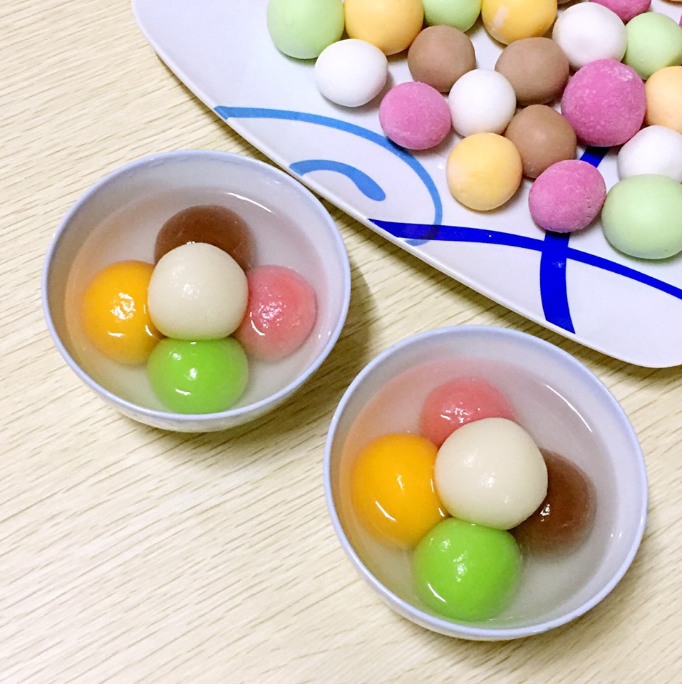 低低茄做的五彩汤圆
