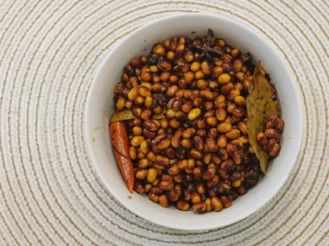 回味无穷的酱黄豆