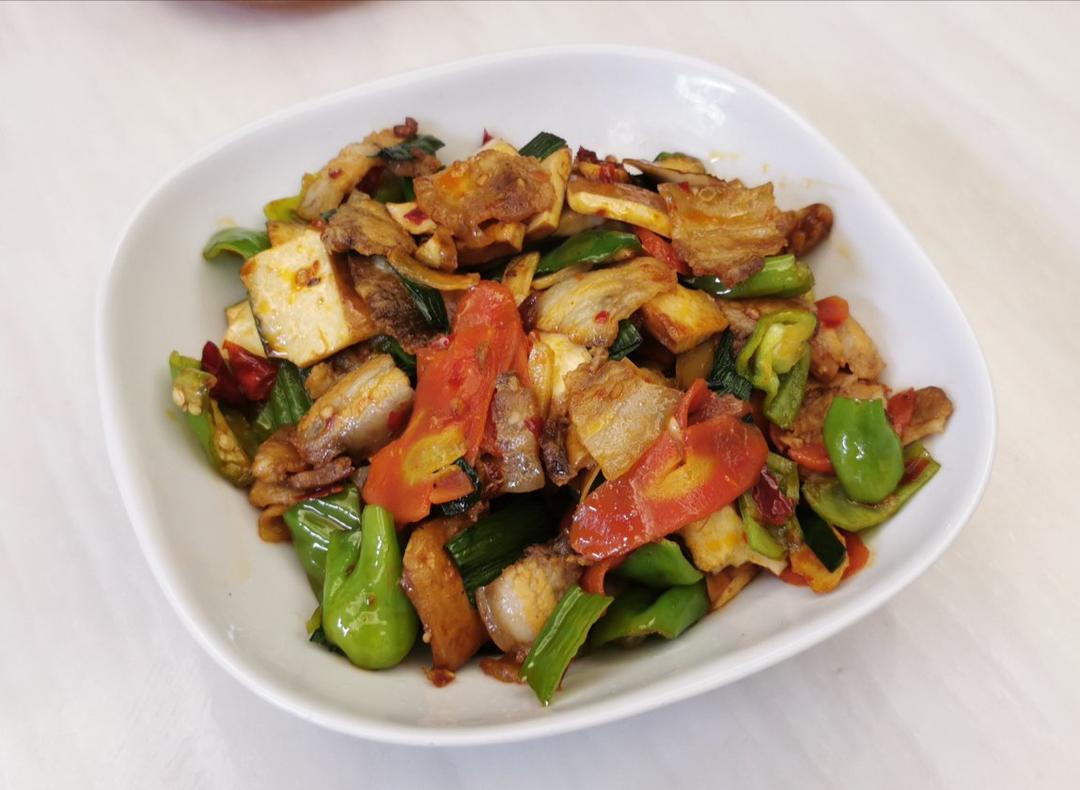 老丁的私房菜-蒜苗回锅肉