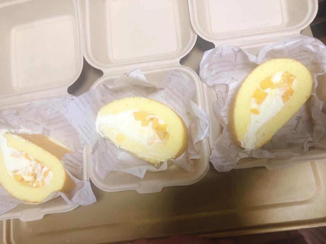 胖乎乎奶油芒果卷/不开裂不掉皮全过程详细图解烘焙视频/蛋糕篇6：「厚卷」