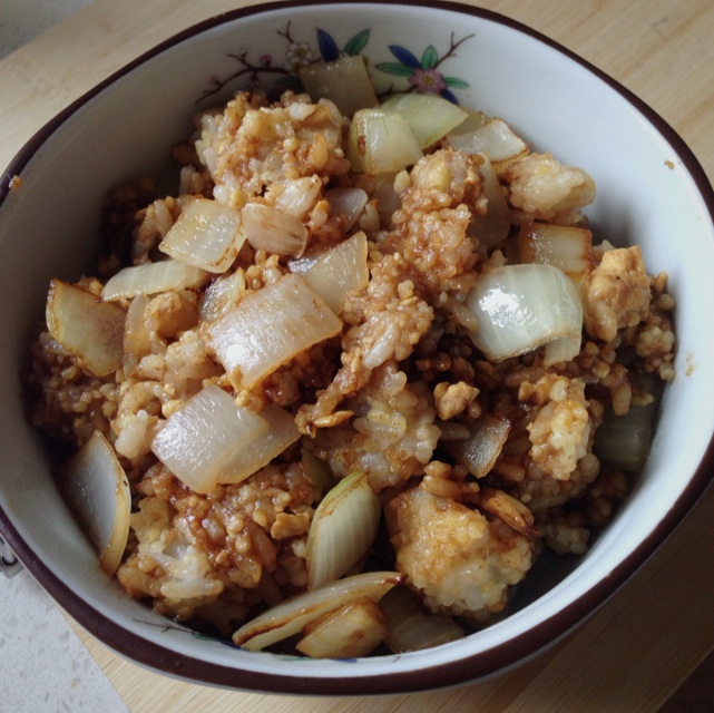 洋葱酱油蛋炒饭