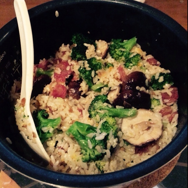 电饭锅版腊肠煲仔饭