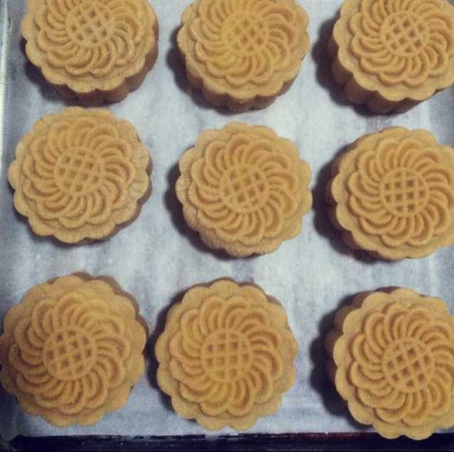 广式月饼—蛋黄莲蓉月饼