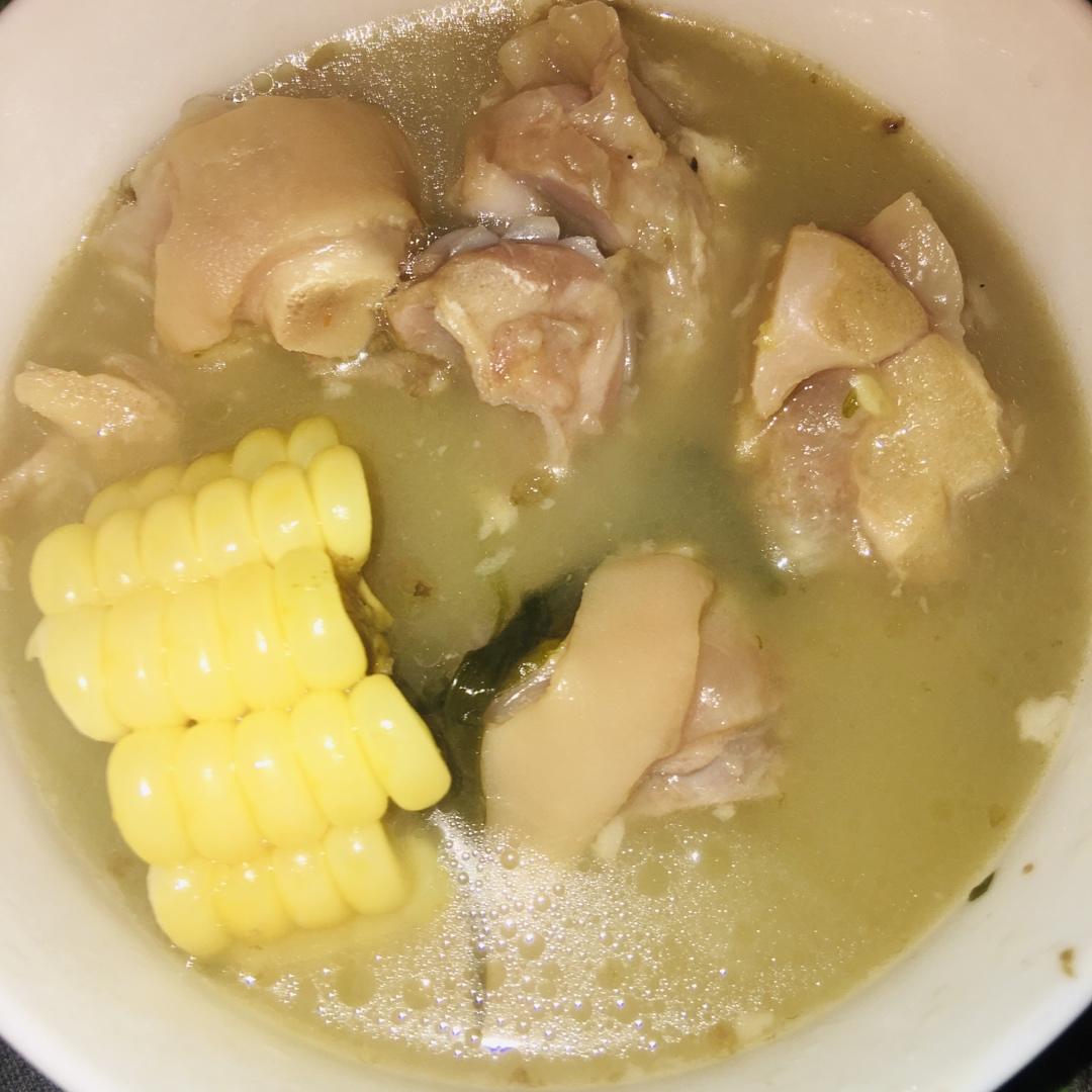 猪蹄黄豆汤