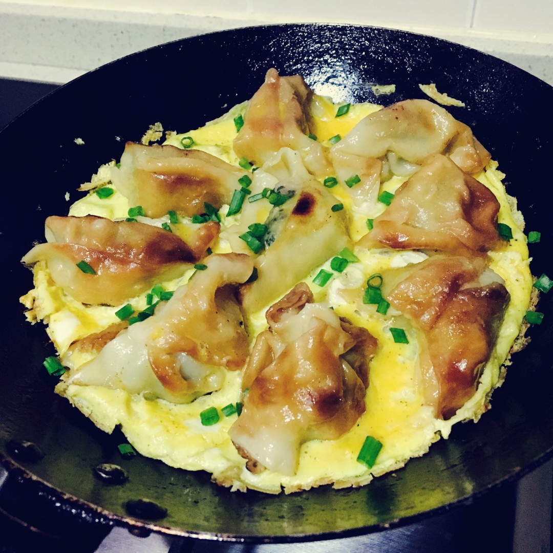 言哲做的蛋抱煎饺(速冻饺)