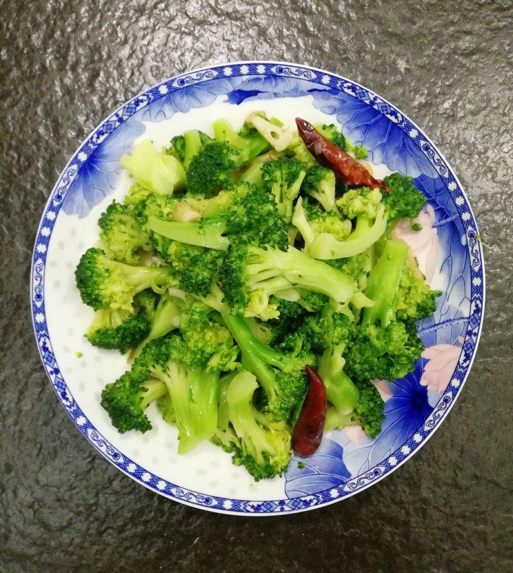 清炒西兰花