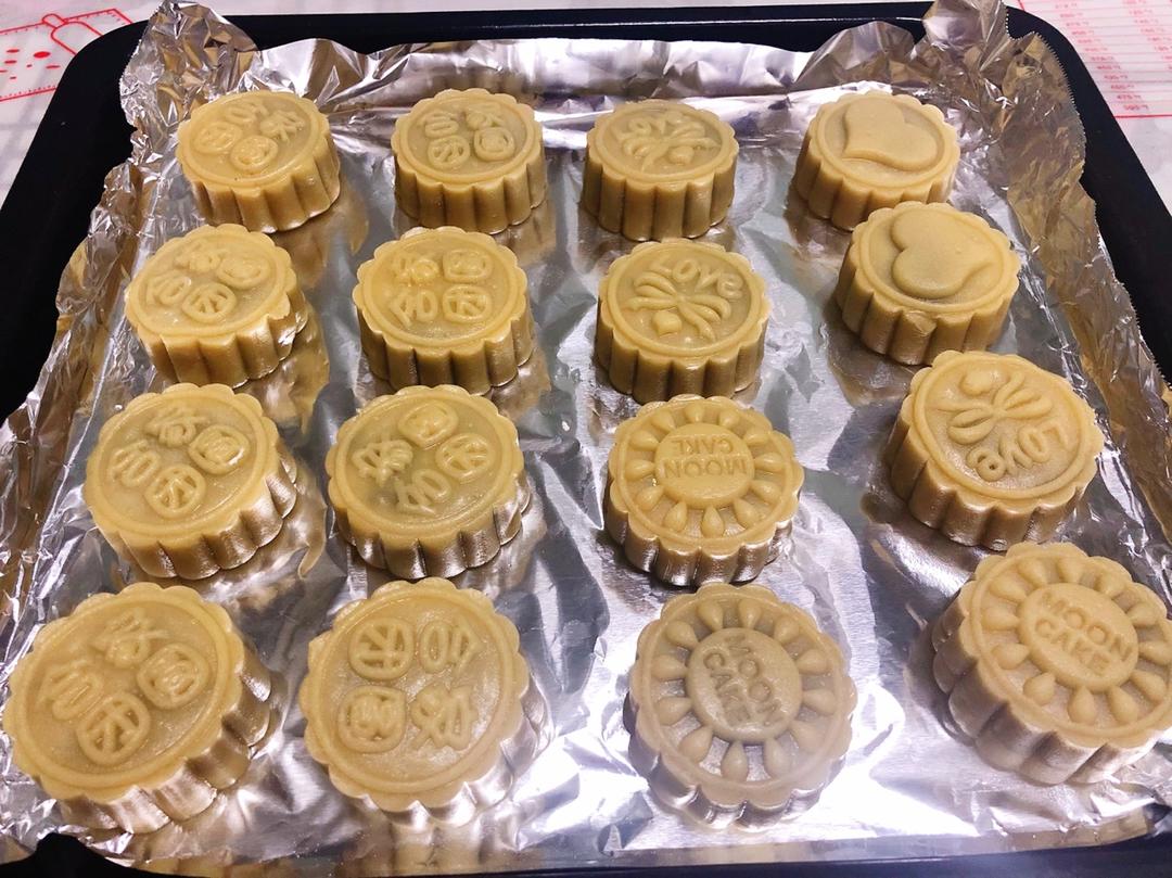 黑芝麻馅儿广式月饼