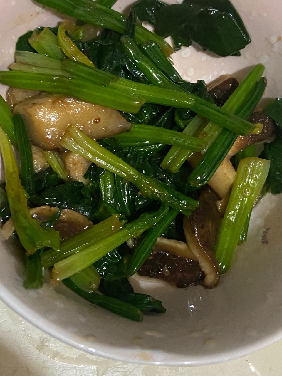 香菇炒菠菜（桥本可食）