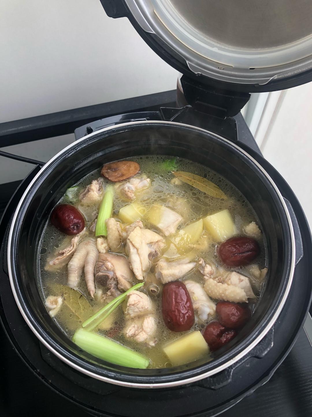 小鸡炖土豆的做法