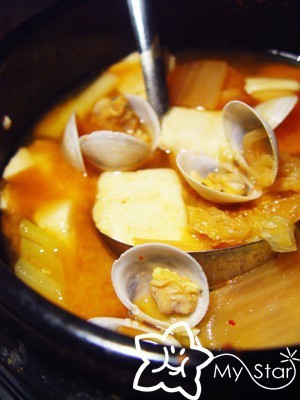 蛤蜊泡菜汤的做法