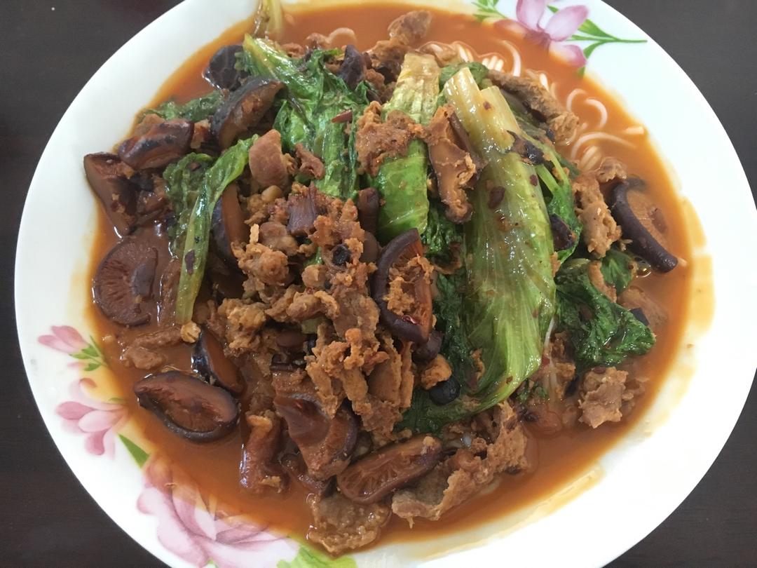香菇瘦肉盖浇粉