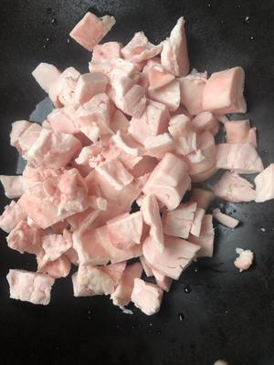 中式传统的桃酥做法（53）包括炼猪油的做法 步骤1