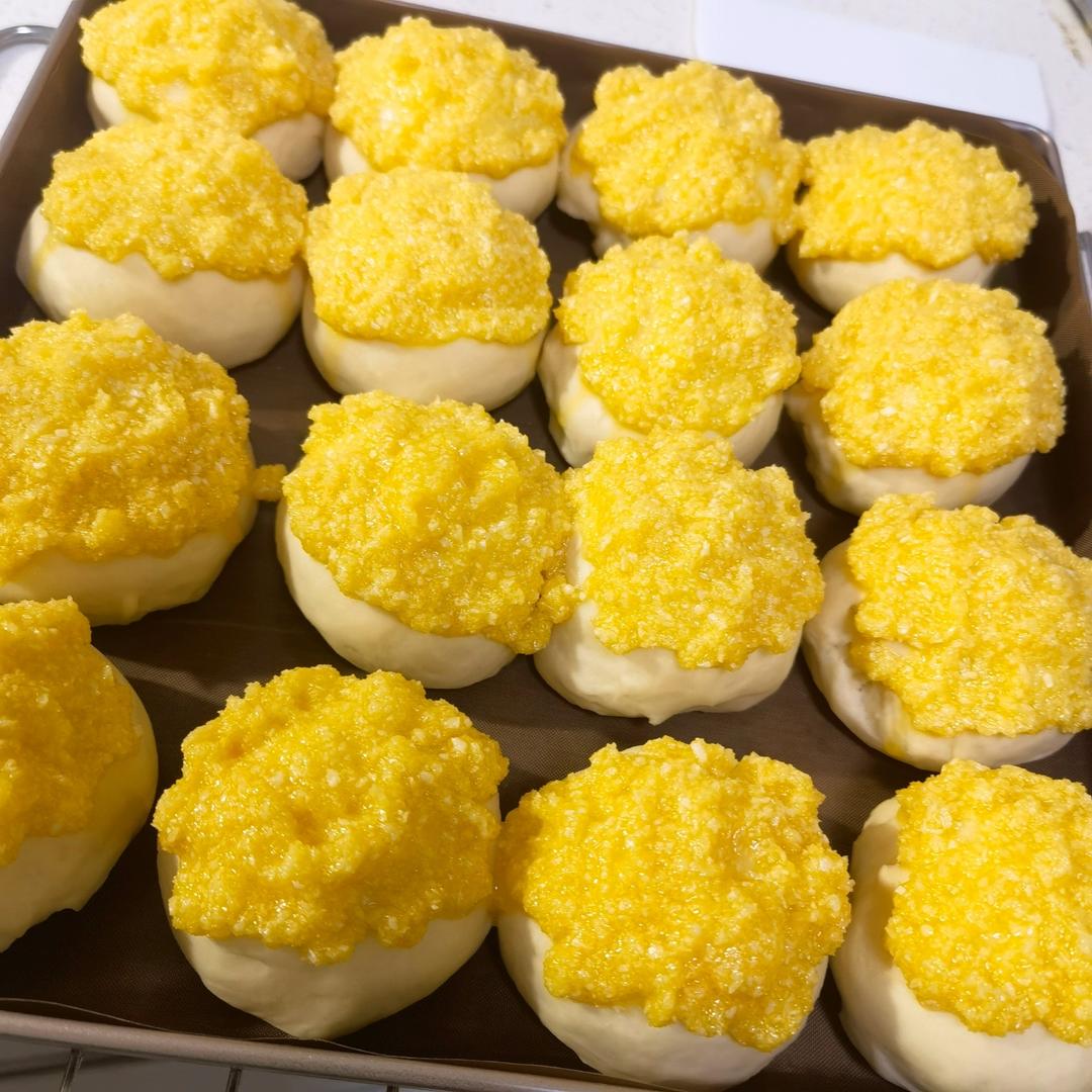 椰蓉小餐包。柔软拉丝，椰香浓郁