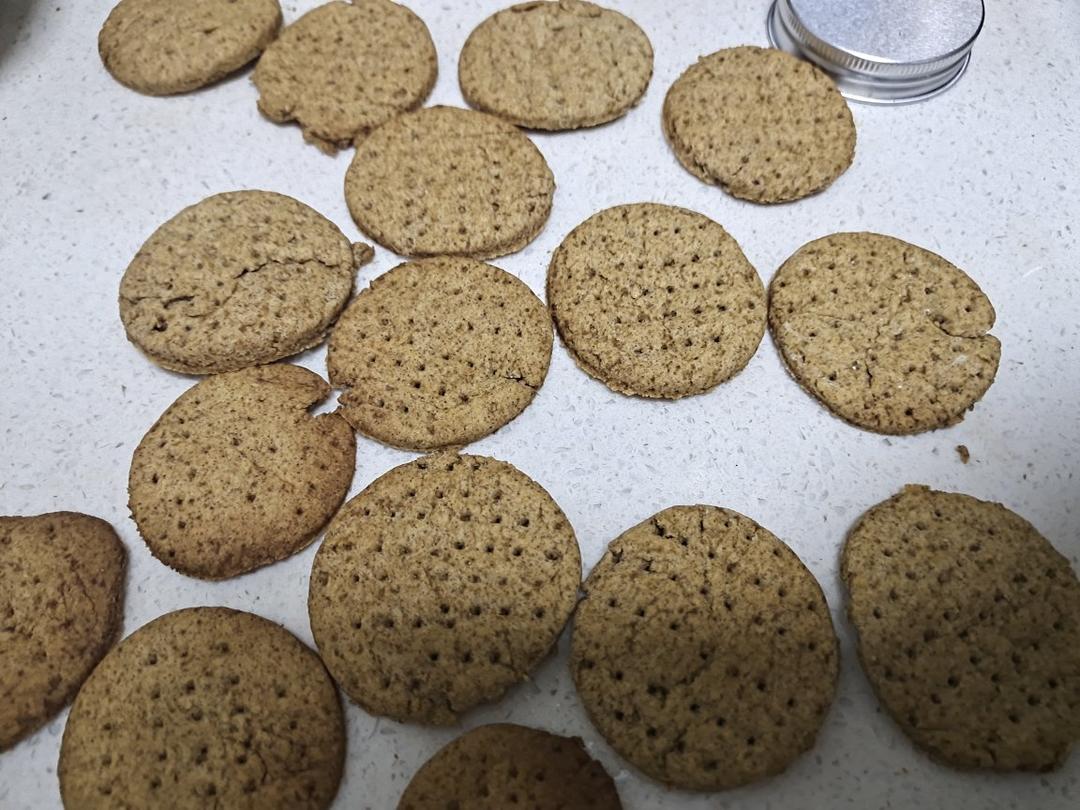 黑全麦消化饼干^_^减脂健身人士可吃的小零食