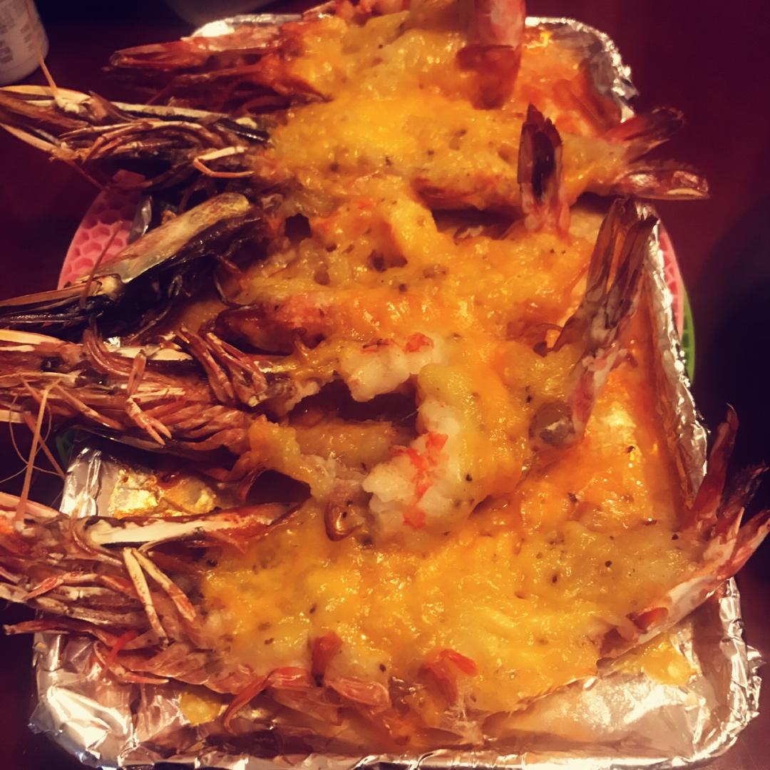 味道那叫一个"赞"--马苏里拉芝士焗大虾