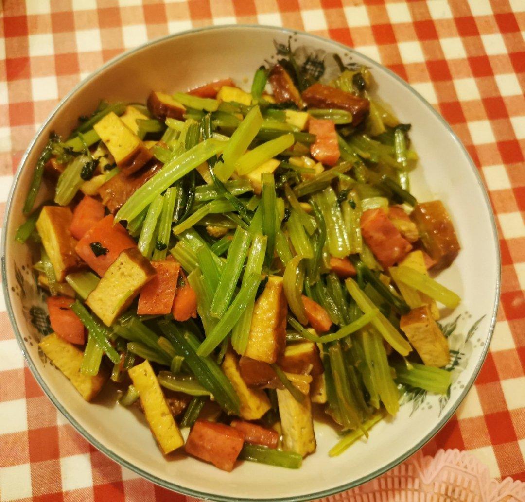 芹菜炒香干