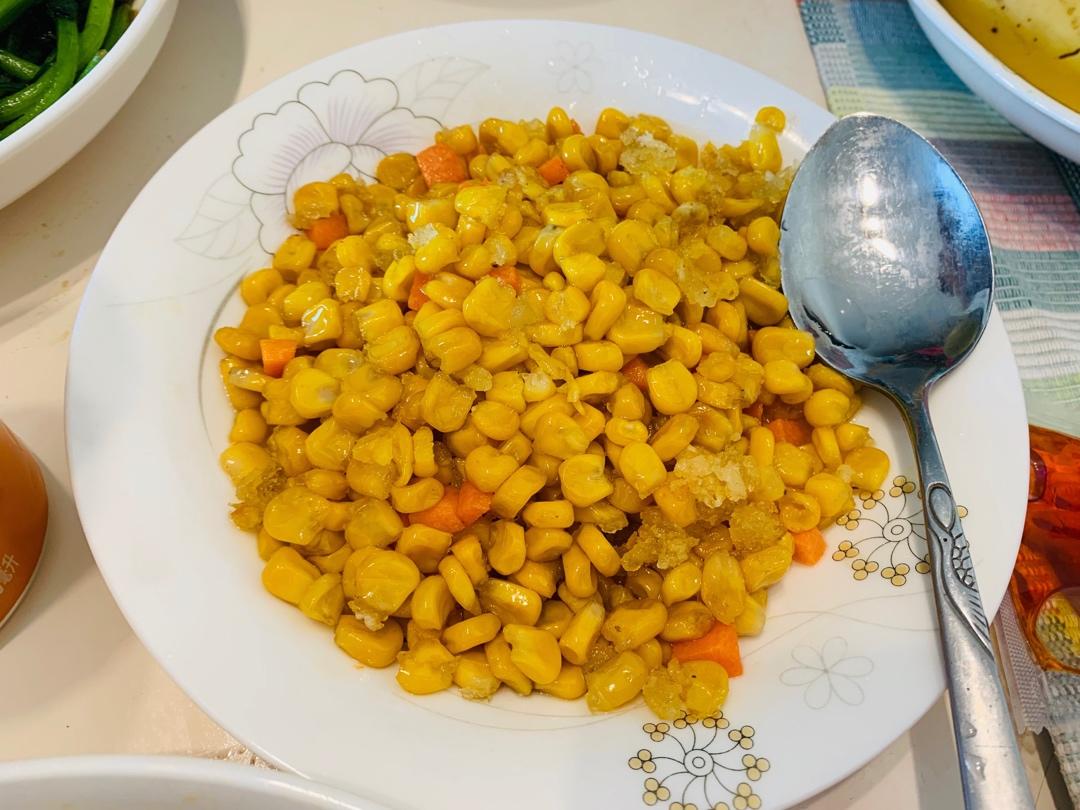 六宝的双层奶油生日蛋糕(不用色素)