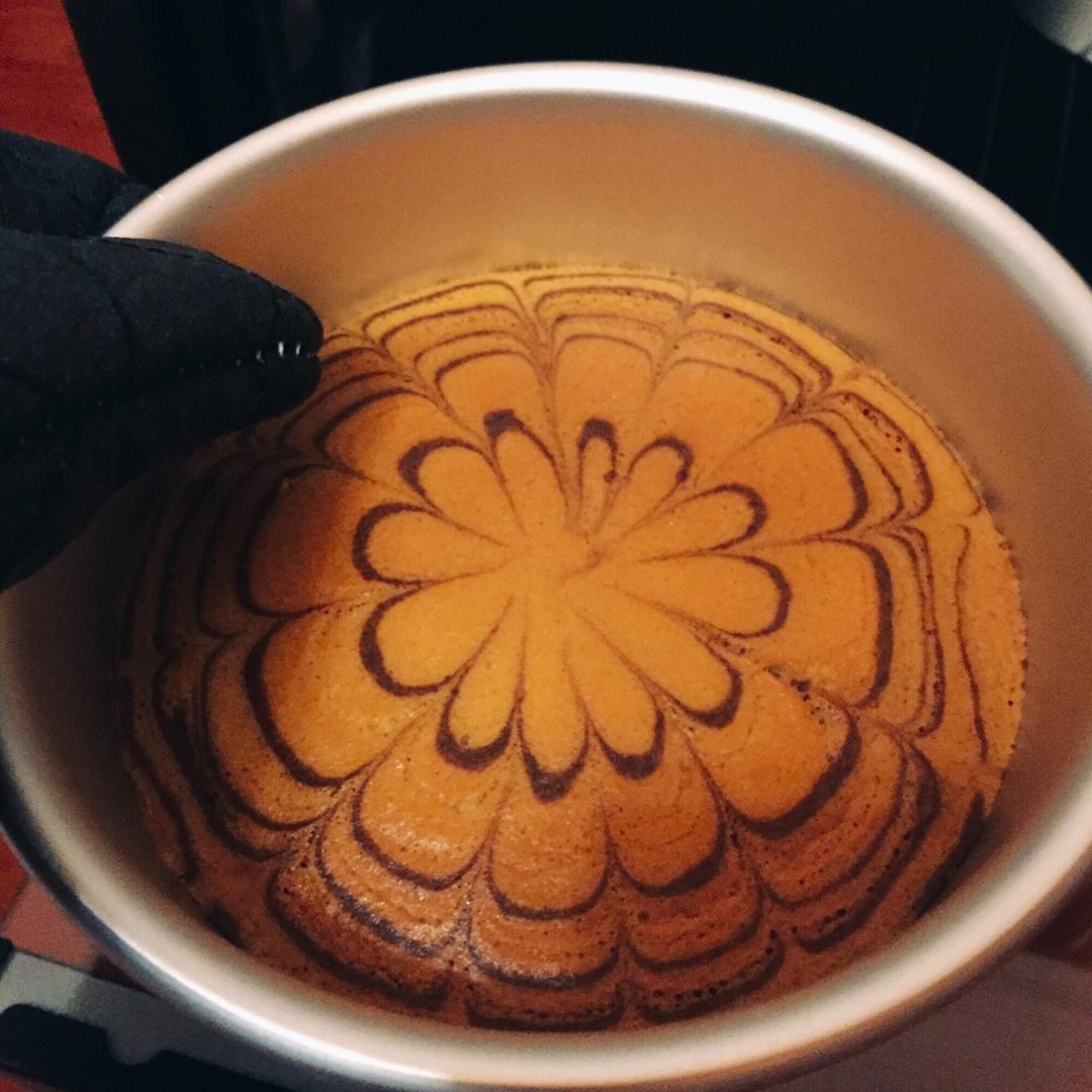 双色拉花戚风蛋糕