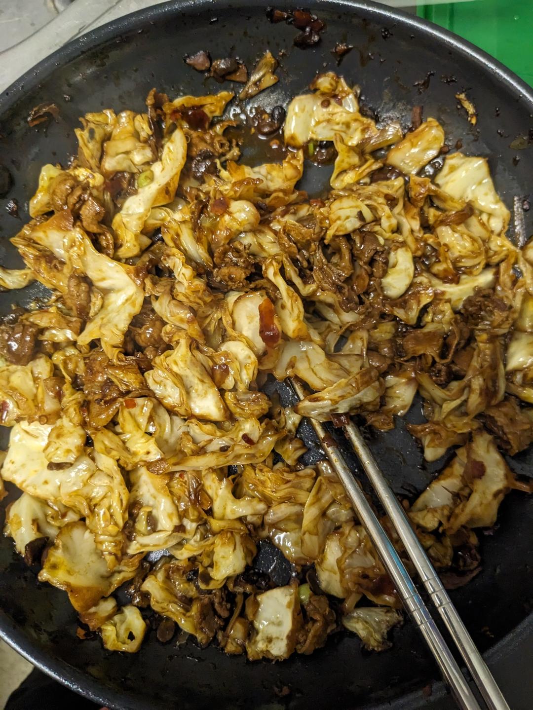 包菜炒肉片