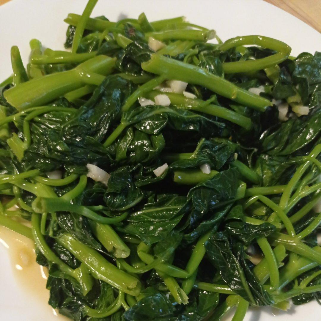 爆炒耗油空心菜