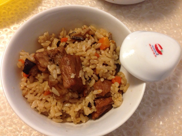 喷香排骨焖饭（爆好吃）