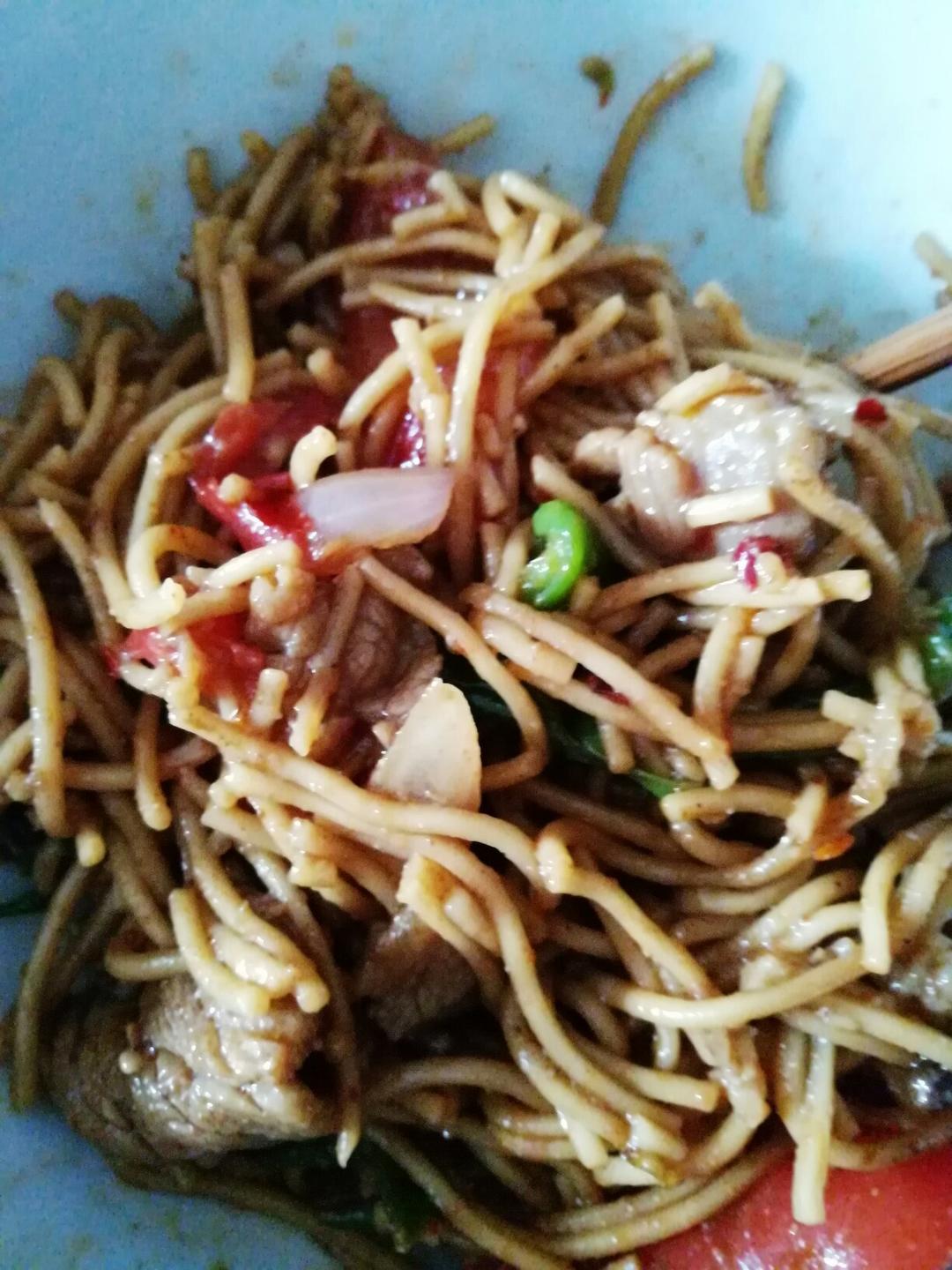孜然牛肉炒面