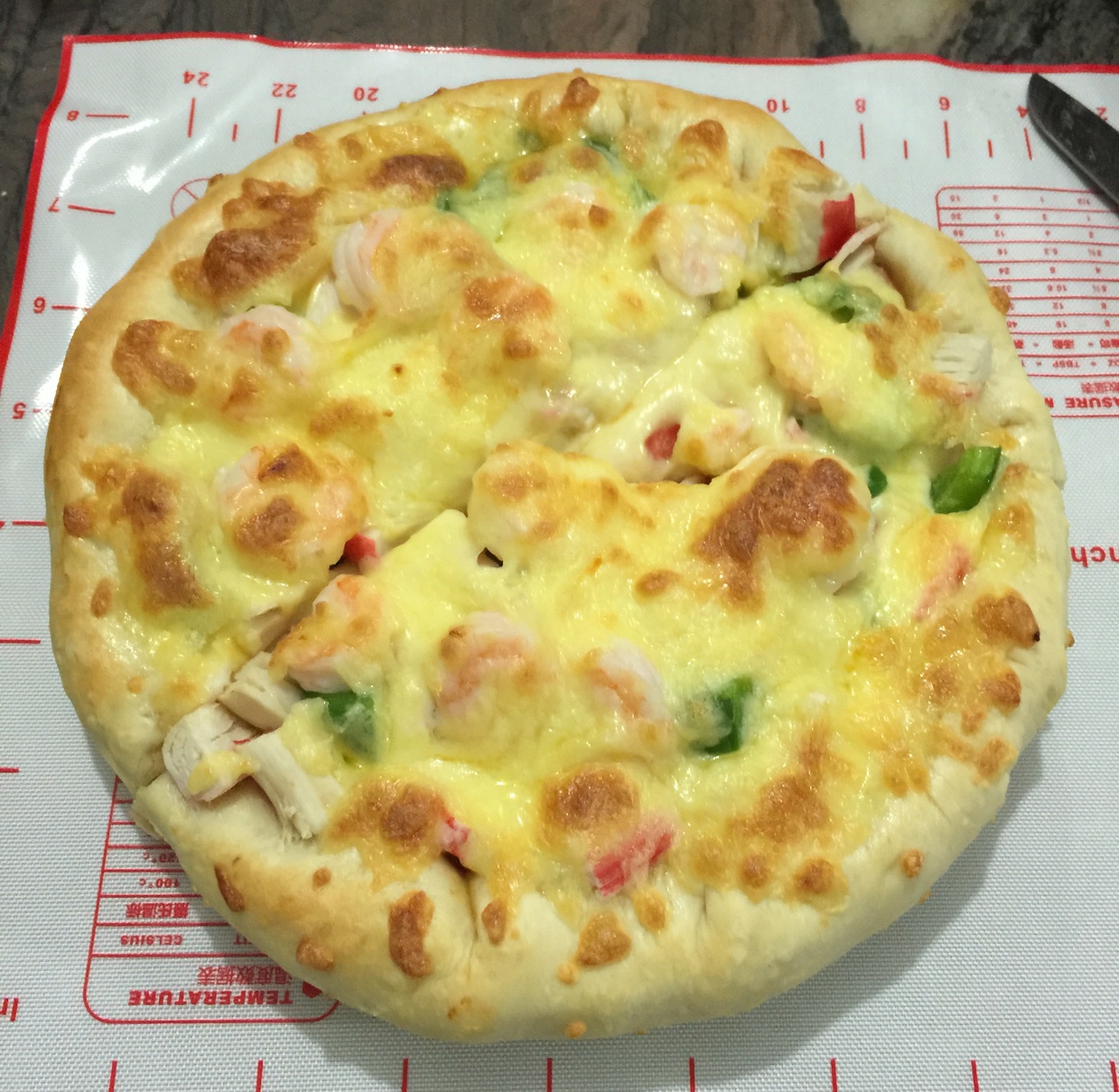 厚底鲜虾培根披萨