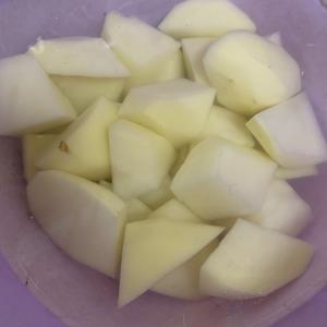 红烧鸡腿（土豆胡萝卜）的做法 步骤3