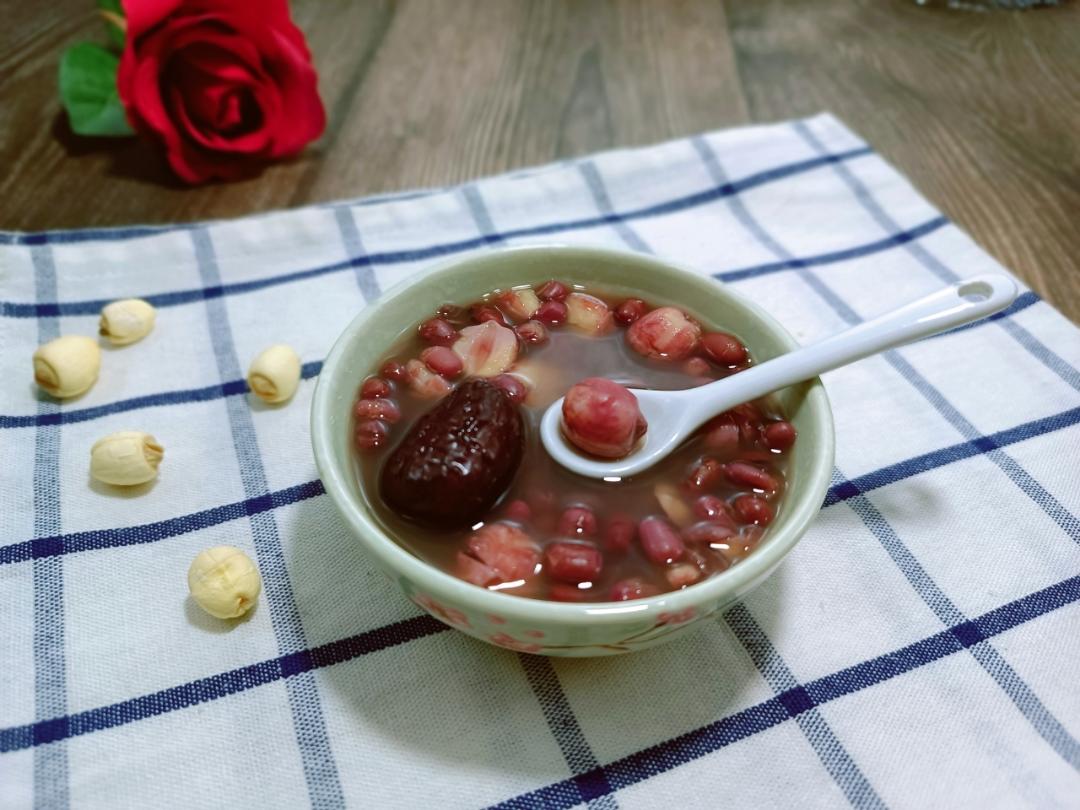 比外面糖水铺好吃十倍的莲子百合红豆沙
