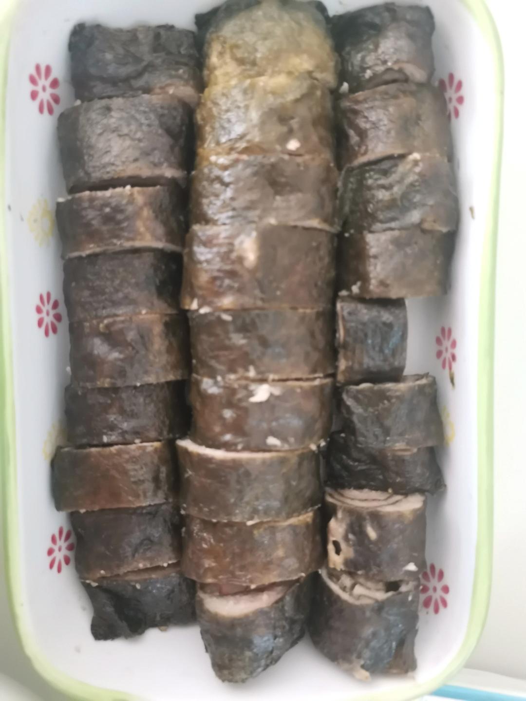 怎样才能做出鲜嫩多汁的肉馅【蟹柳紫菜卷】