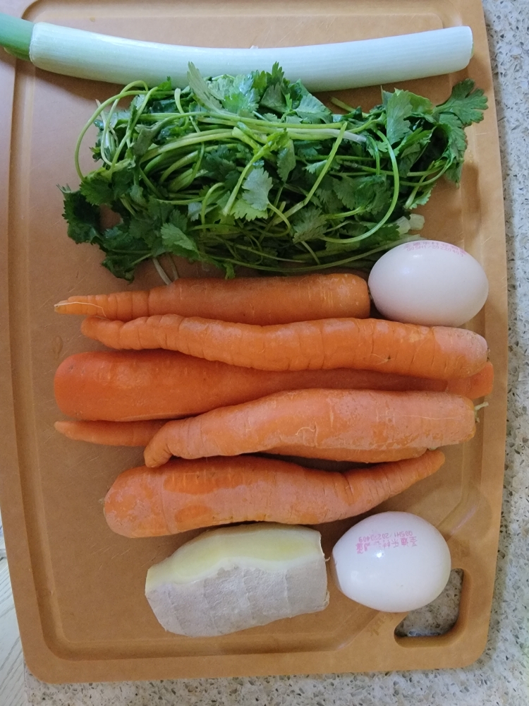 炸素丸子~胡萝卜香菜丸的做法 步骤1