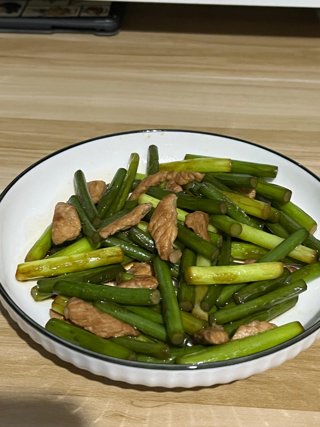 简单易做的下饭菜－蒜苔炒肉