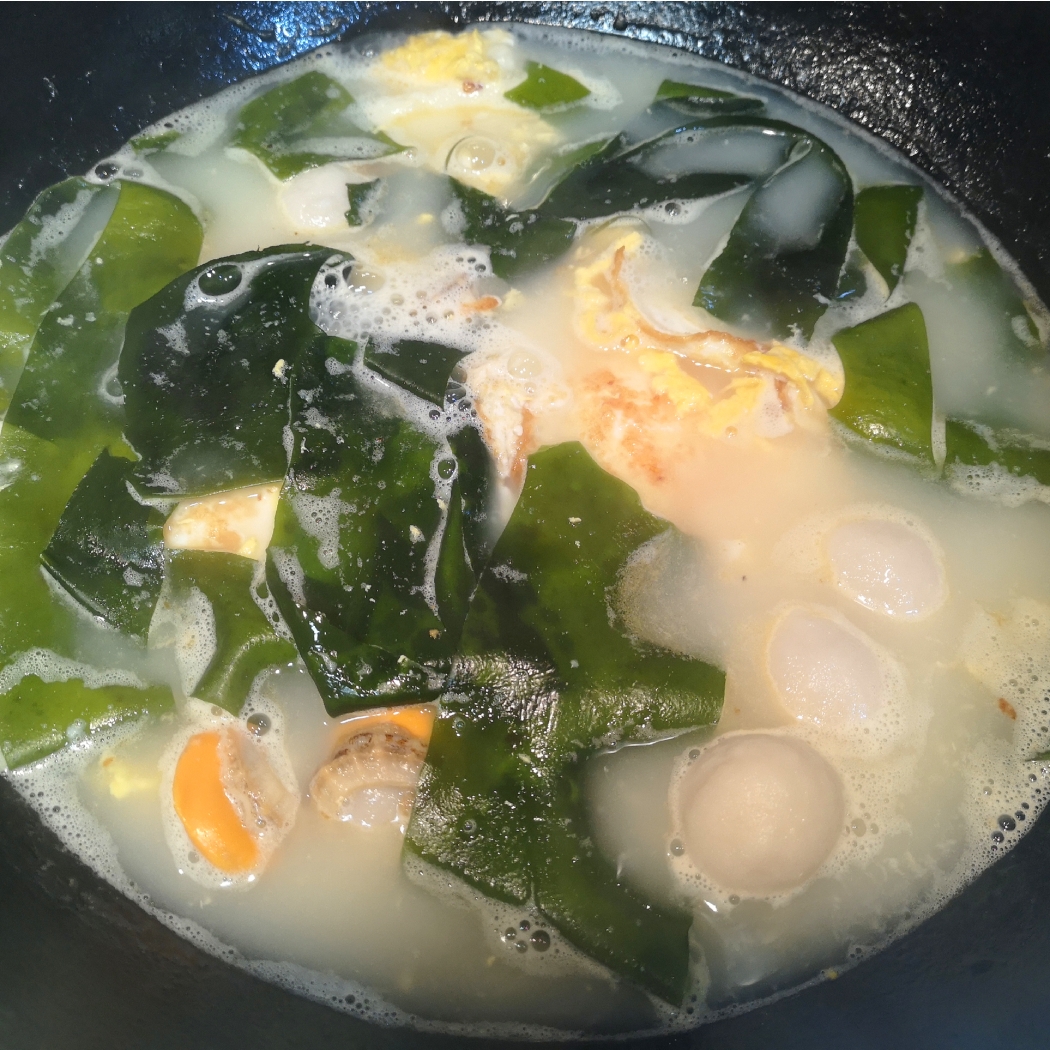 超鲜的煎蛋裙带菜汤的做法 步骤4