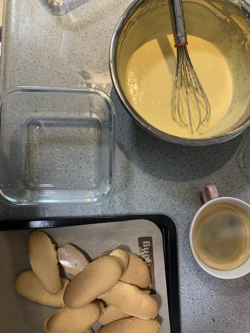 在欧洲学会的经典版提拉米苏