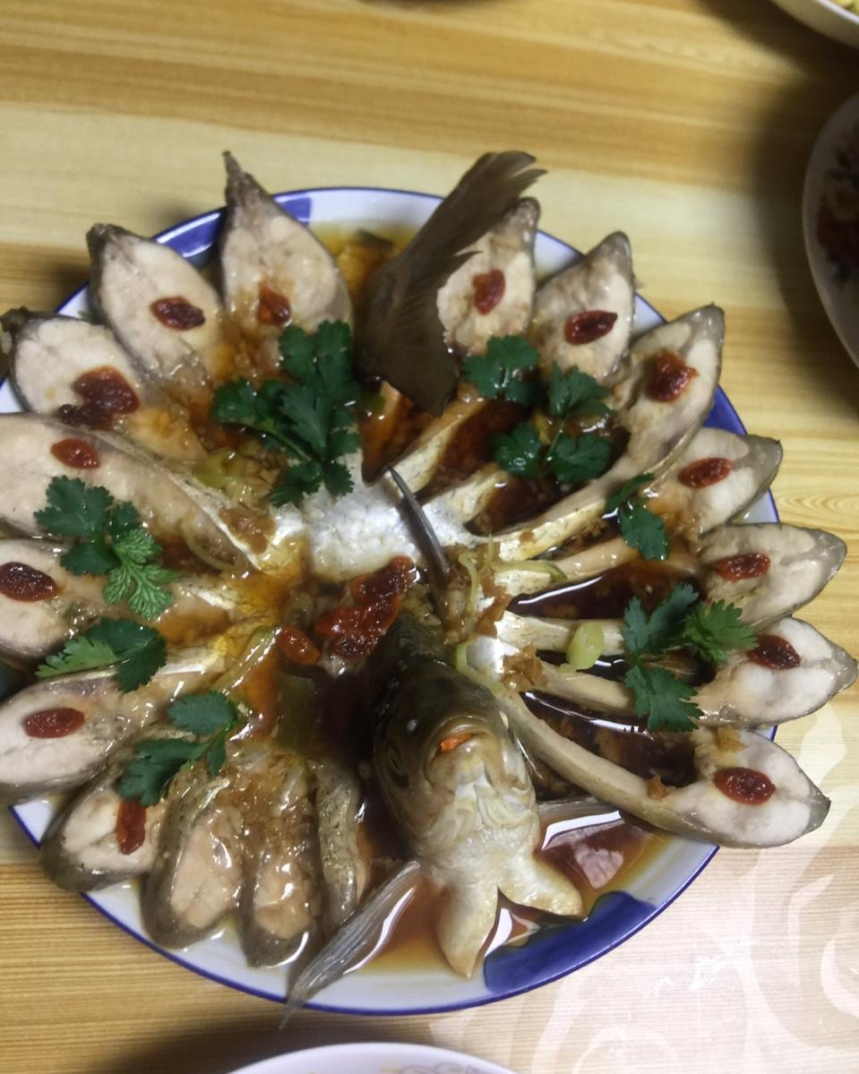 孔雀开屏清蒸鱼