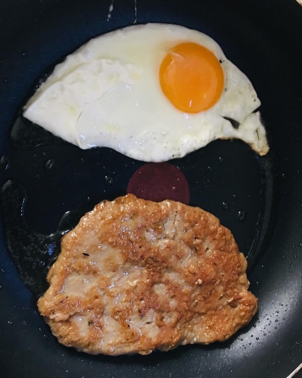 减脂牛排三明治