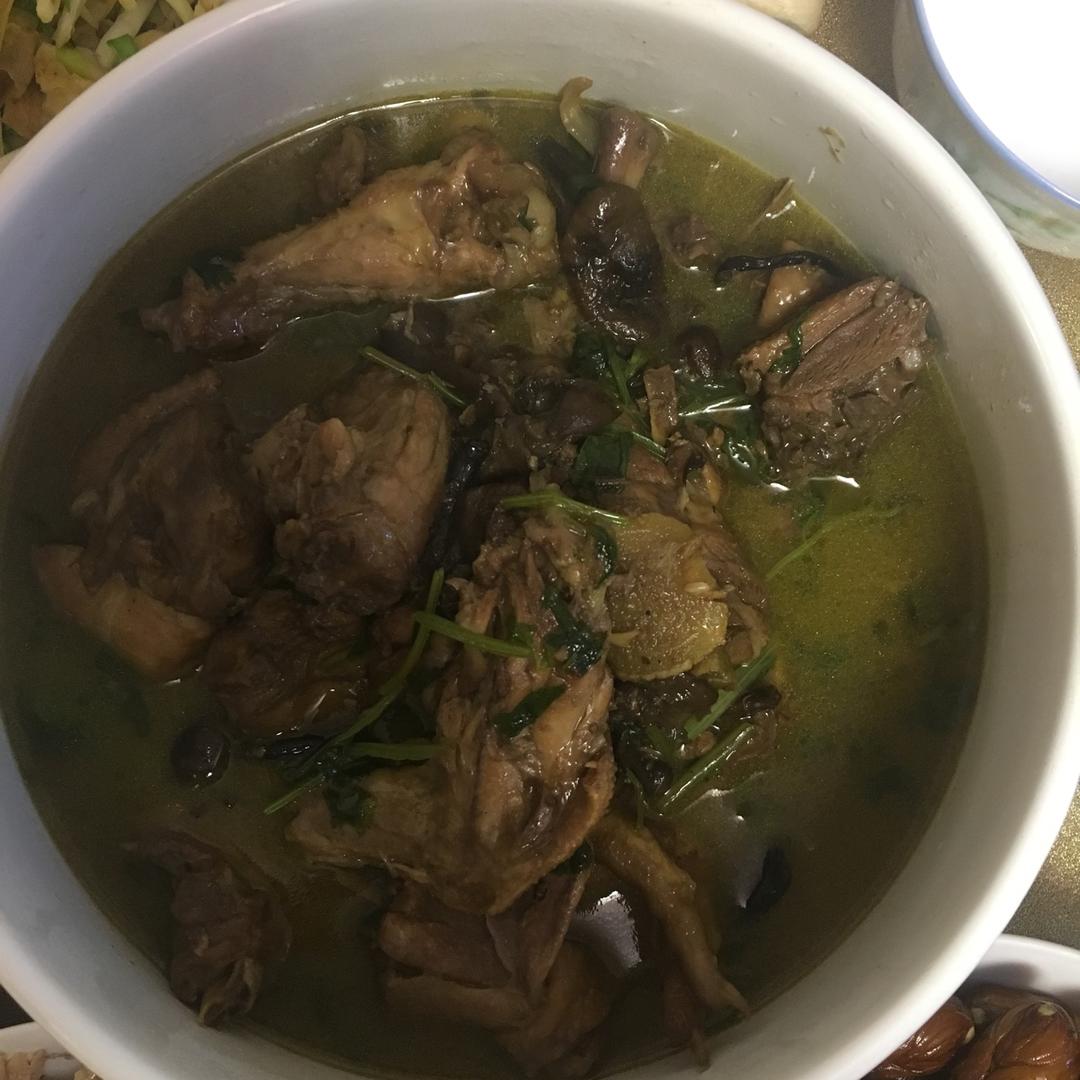 小鸡炖蘑菇