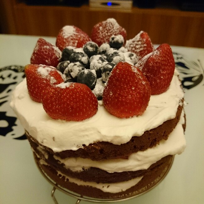 时下流行的鲜奶油戚风裸蛋糕