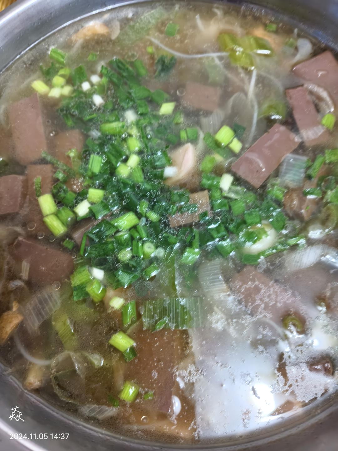 补铁鸭血粉丝汤