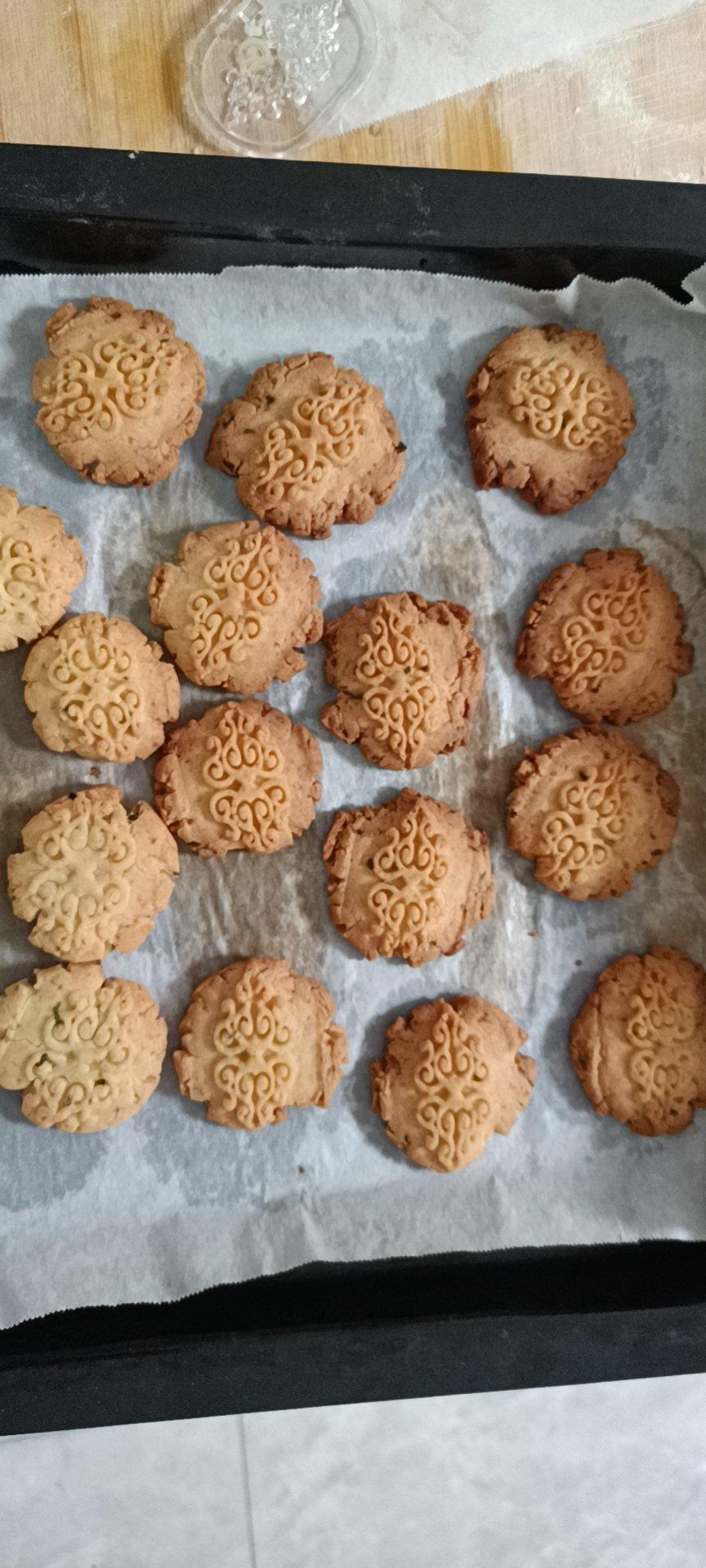 【葱味飘香的咸桃酥】