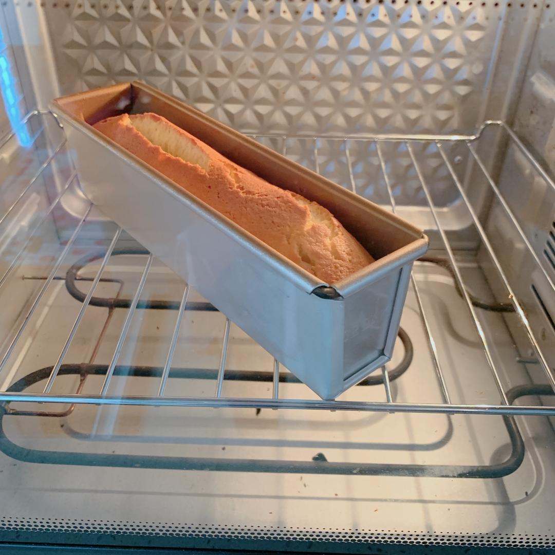 原味黄油磅蛋糕（多图详解 附避免/拯救水油分离技巧）