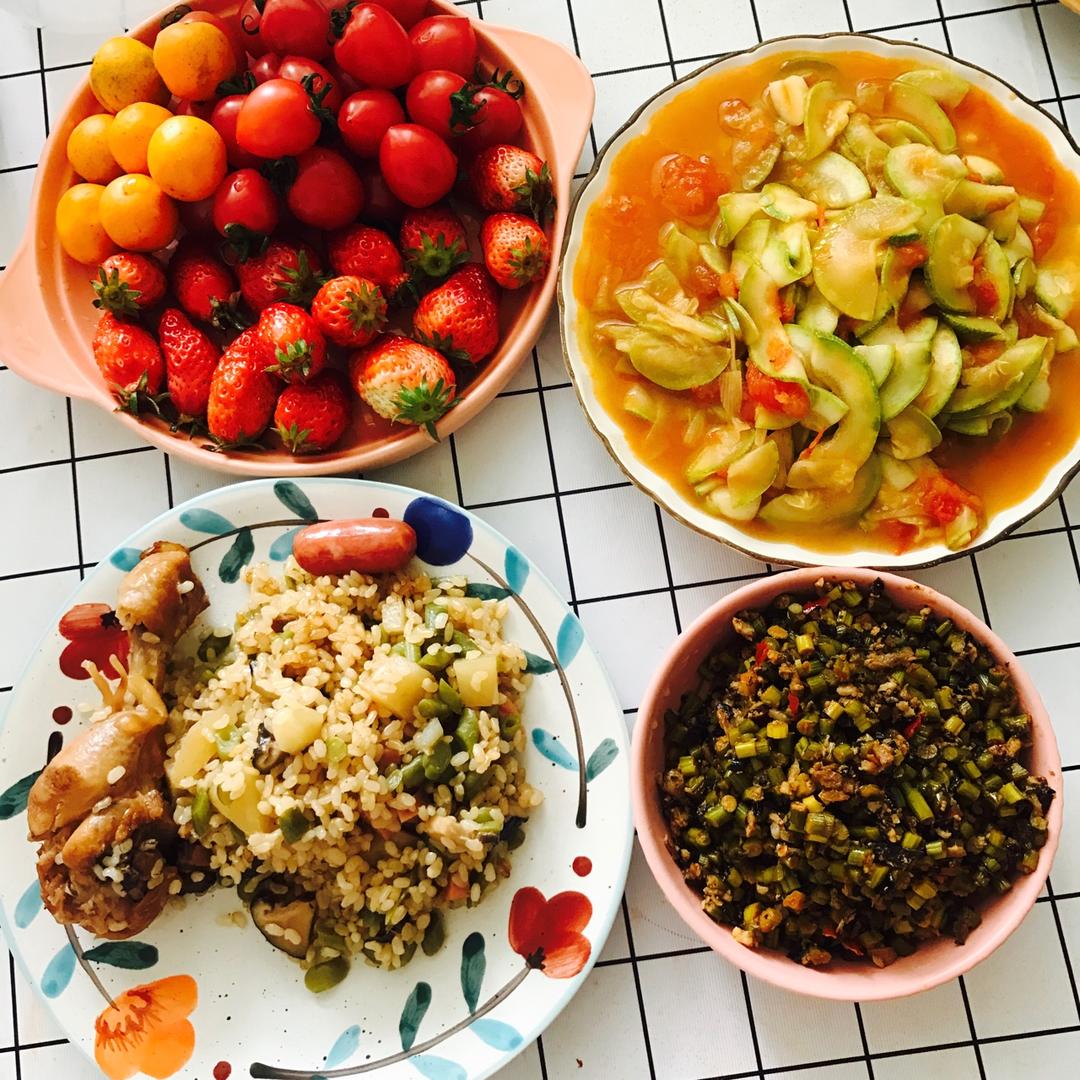 一整只鸡腿的电饭锅焖饭