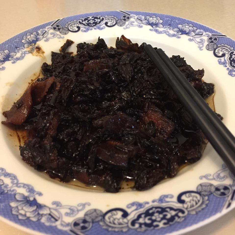 五花肉焖梅干菜