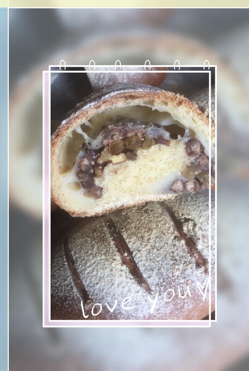 红豆/肉松麻薯软欧面包+石榴茶【曼食慢语】