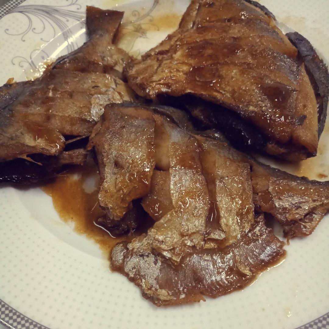 传统中式红烧平鱼
