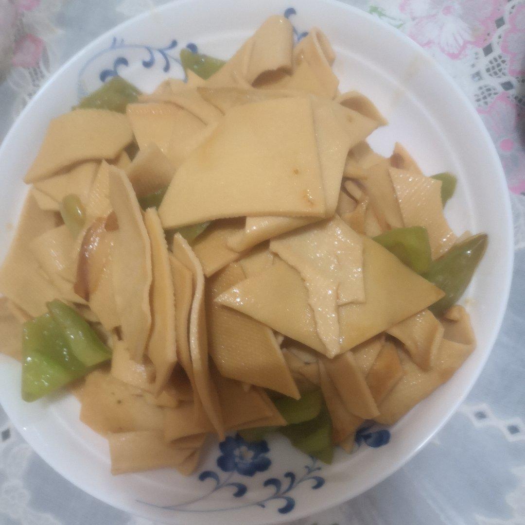 青椒炒豆皮