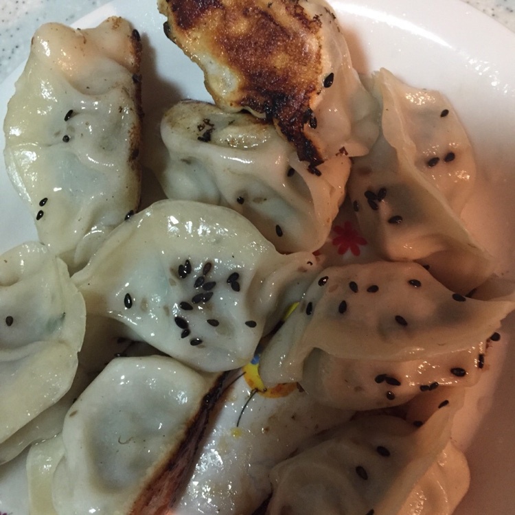 速冻水饺吃腻了吗~变锅贴吧(๑´ڡ`๑)