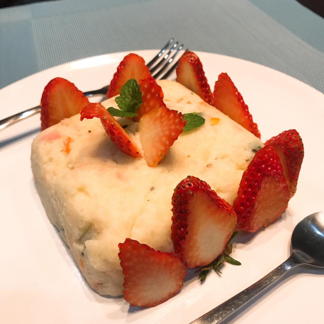 草莓蛋糕沙拉（土豆泥草莓沙拉）