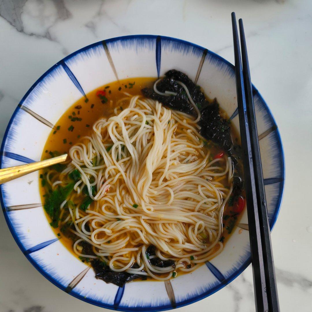 超简单的10分钟做好-热汤面