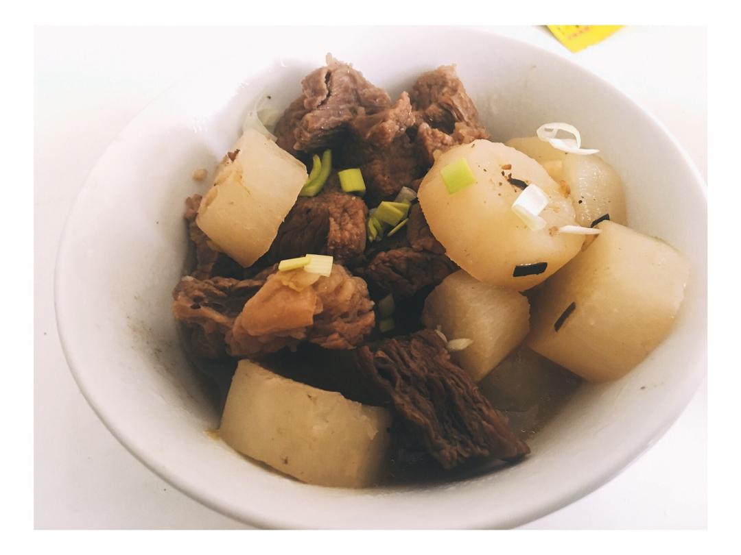牛肉炖萝卜